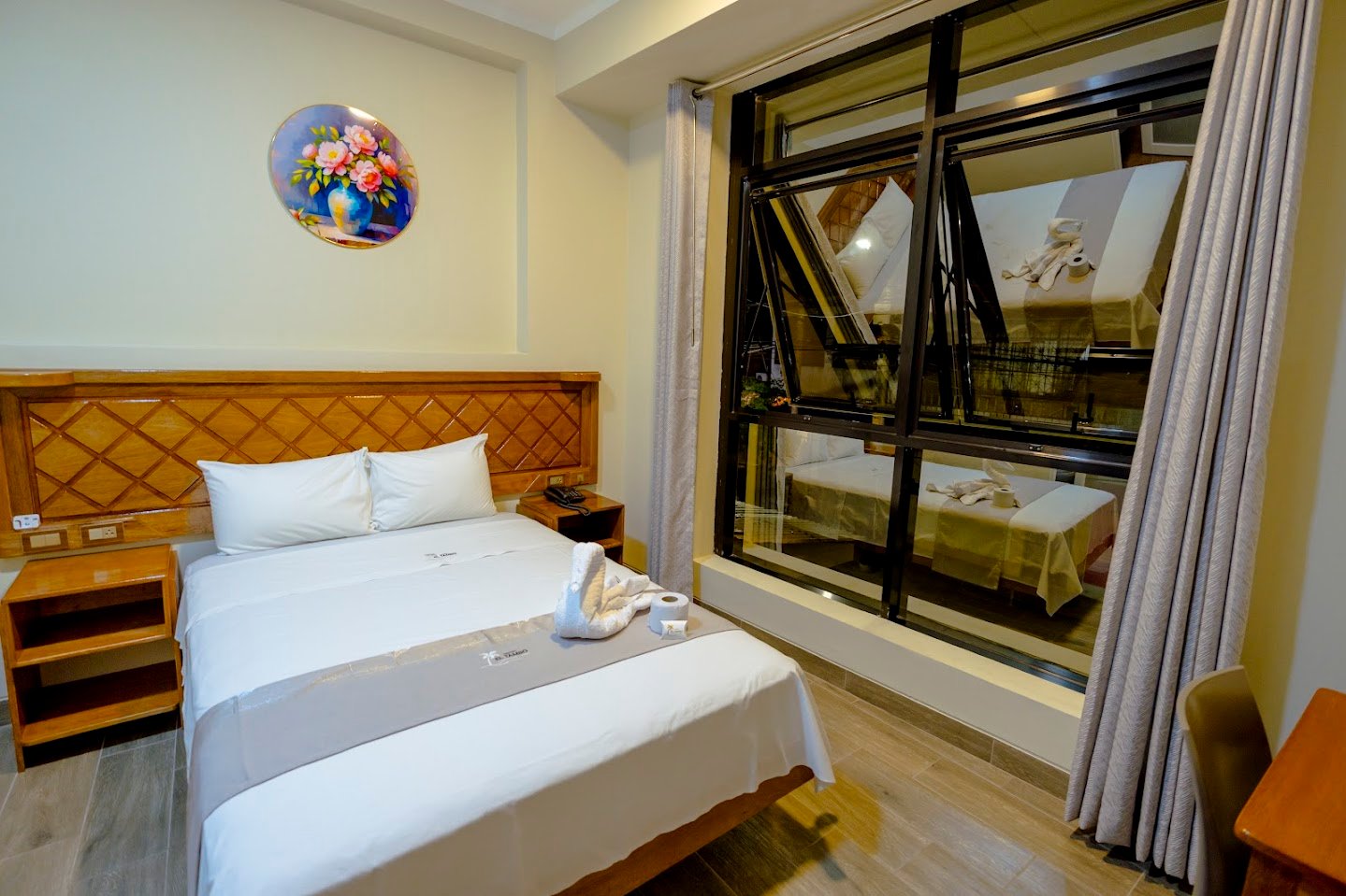 Suite con jacuzzi y decoración